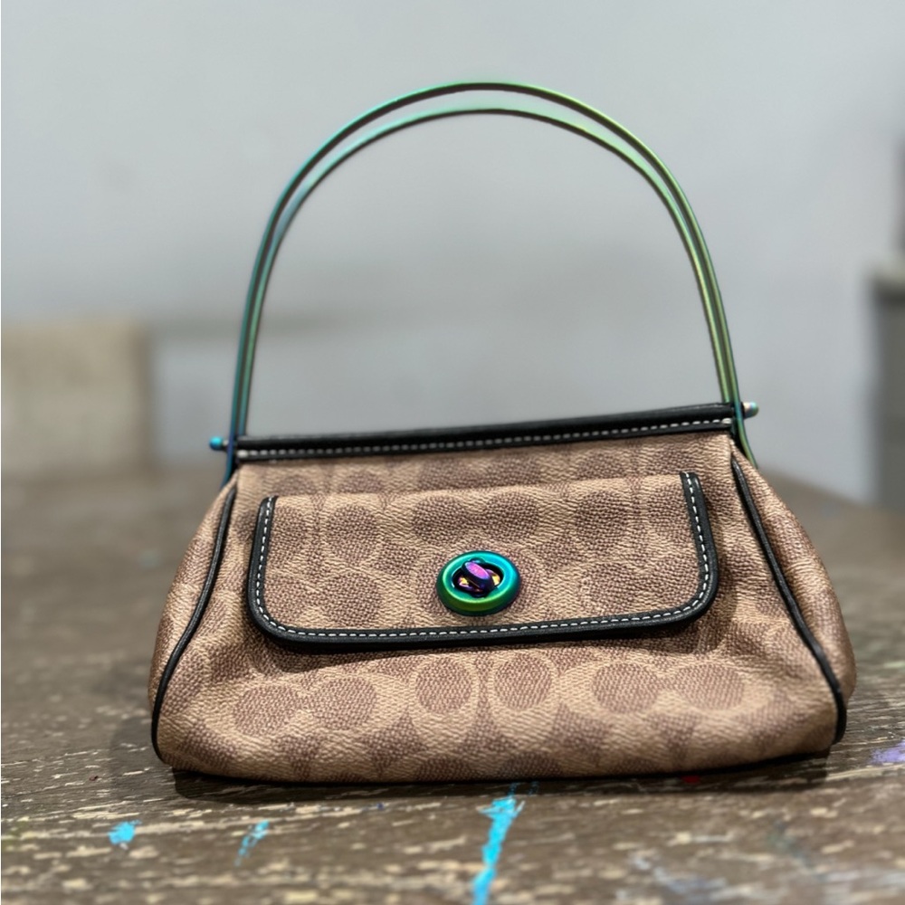 Signature Crossbody - Coach - Leather - Brown. New no tag